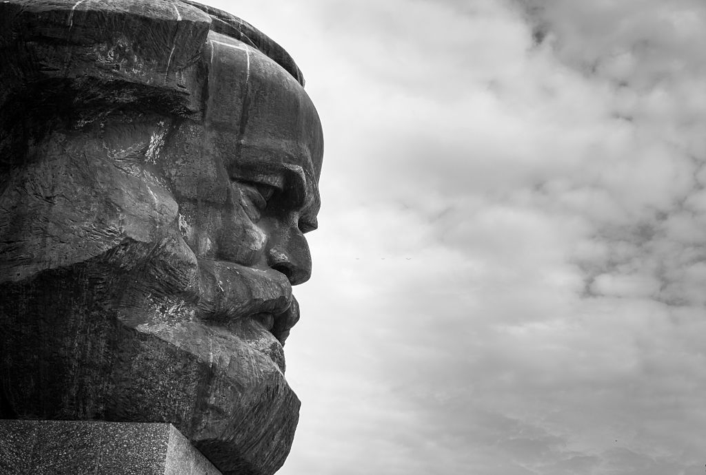 1871 Paris Komünü üzerine Karl Marx ile kurgusal bir söyleşi