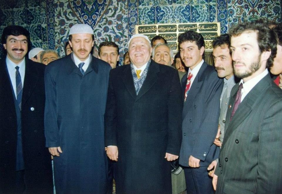 Zülal Kalkandelen ile söyleşi: Laiklik mücadelesi niçin önemlidir?