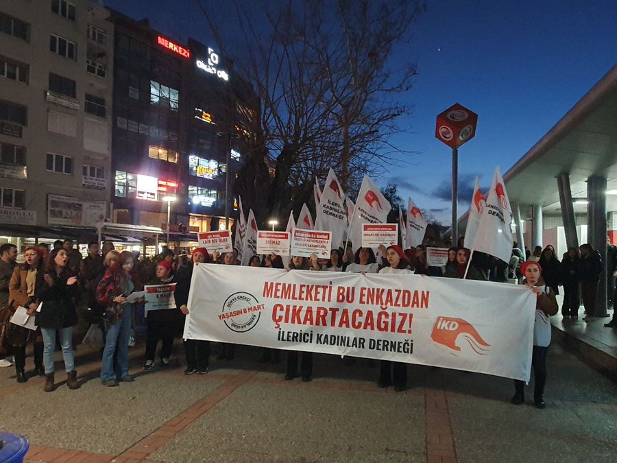 Bir 8 Mart yazısı: Depremin kalınlaştırdığı kırmızı çizgiler