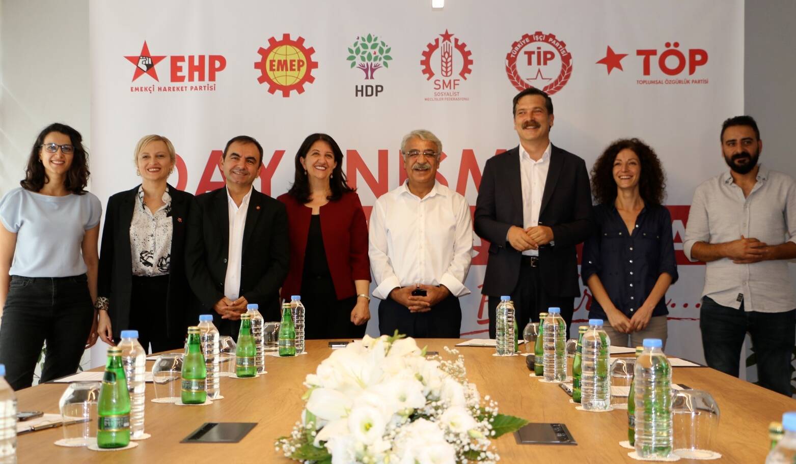 Solun kırmızısı gitti, kaldı yeşili!