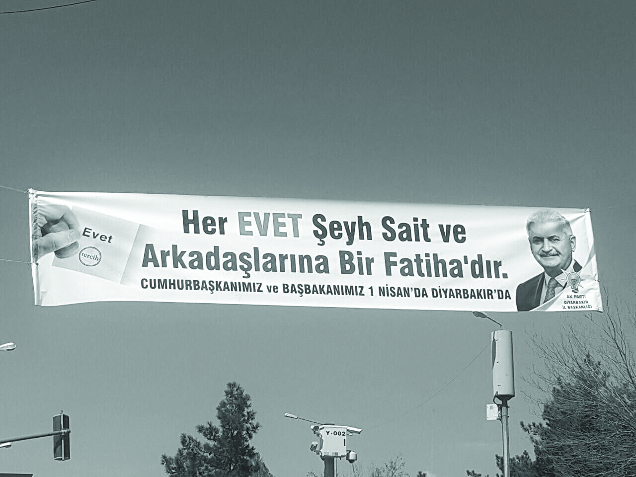 Laiklik kırmızı çizgimizdir!